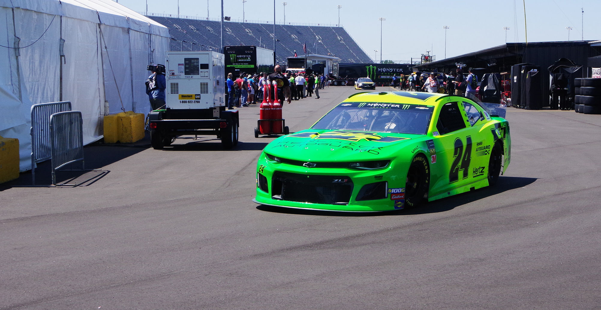 Friday at the Bojangles' Southern 500